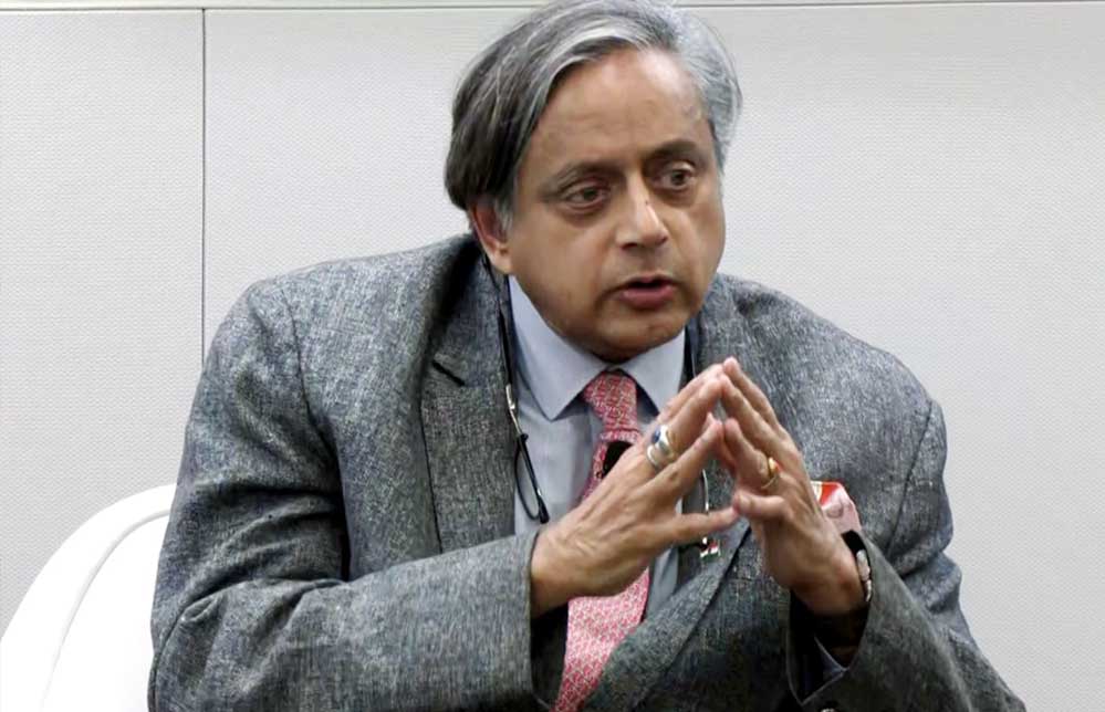 करगिल के दौरान भी था हैंडशेक, थरूर ने टीम इंडिया को दी समझदारी की नसीहत