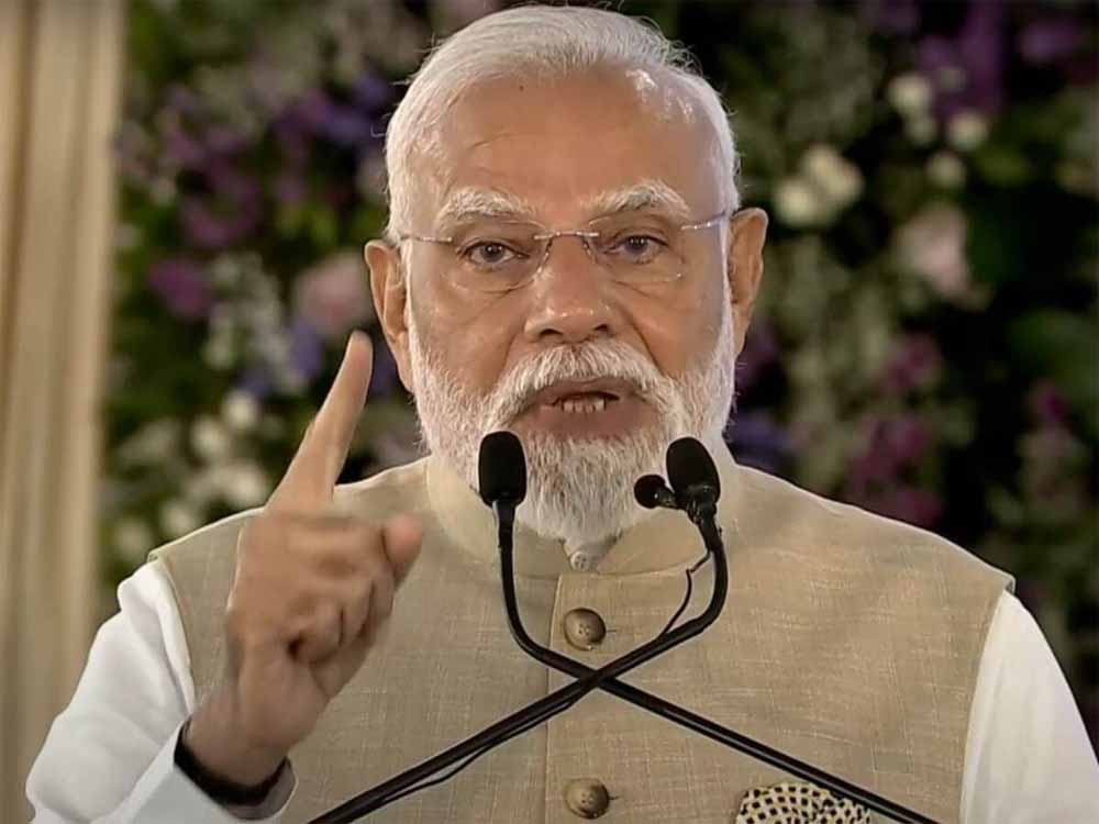 मोदी का पलटवार: राहुल और तेजस्वी पर साधा निशाना, बोले- ‘सबसे भ्रष्ट परिवार के दो युवराज मुझे गालियां दे रहे’