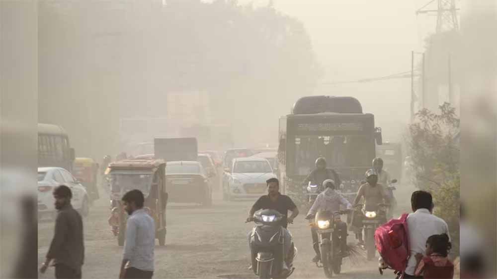 राजधानी में प्रदूषण का कहर: कई इलाकों में AQI 400 के पार, लोगों को सांस लेने में परेशानी