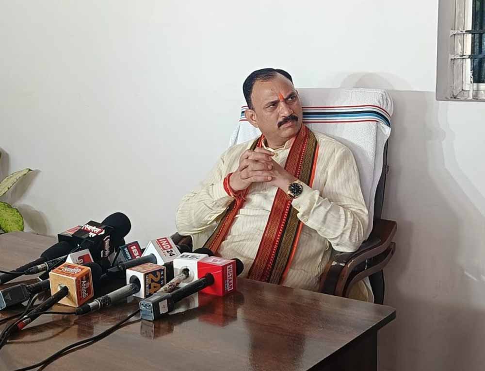 अमानक दवाइयों पर सख्त रुख: स्वास्थ्य मंत्री बोले – लापरवाही करने वालों पर होगी कार्रवाई