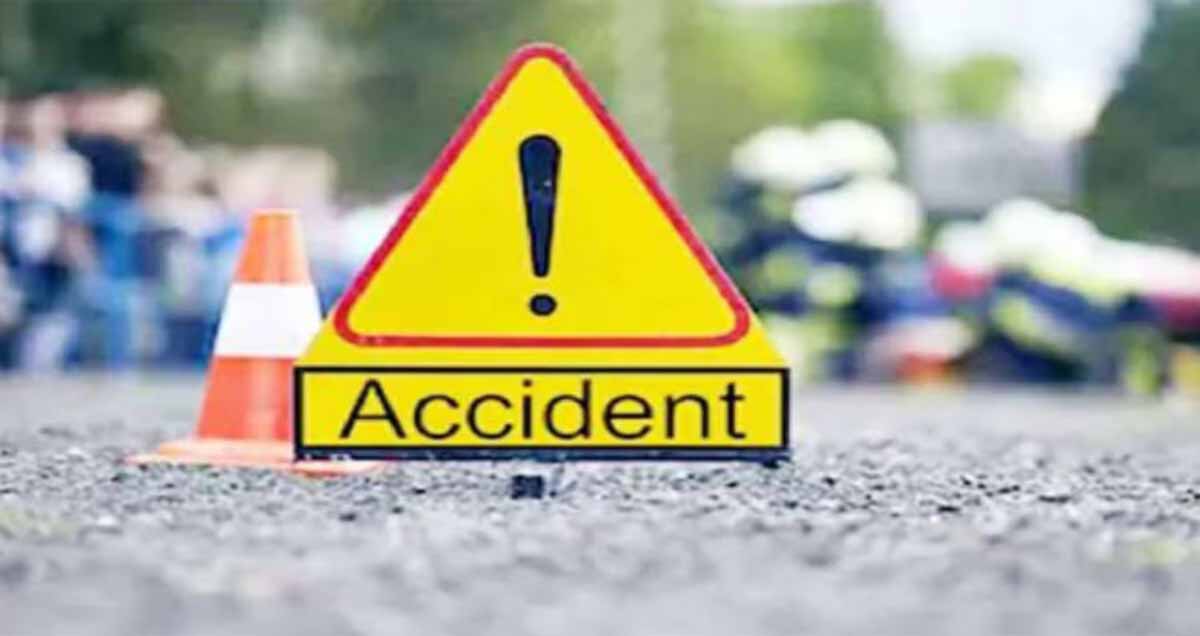 कैप्सूल वाहन की टक्कर से छात्र की मौत, परिजन और ग्रामीणों ने किया चक्काजाम