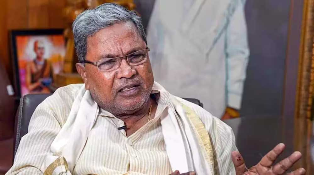 कर्नाटक में CM बदलने की अटकलें तेज, डिनर टेबल पर जुटे 30+ विधायक