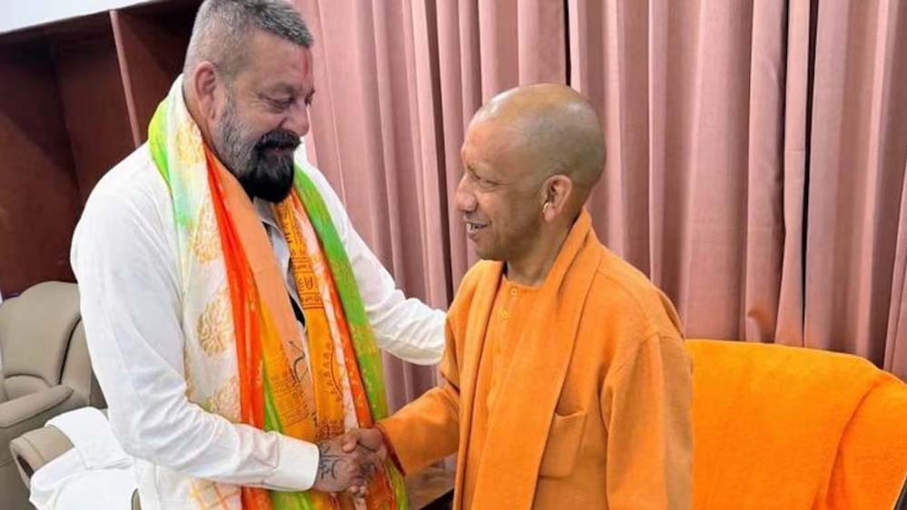 सीएम योगी से संजय दत्त की मुलाकात, रोड शो में गूंजे जय श्रीराम के नारे