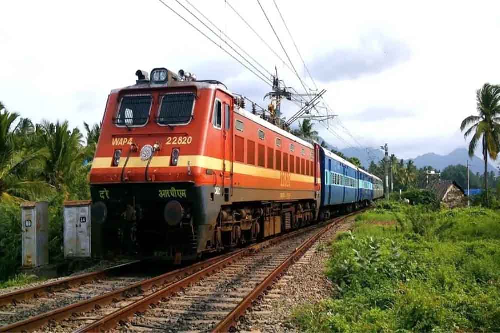 होली पर रेलवे का बड़ा तोहफा: स्पेशल ट्रेनें चलेंगी, इन स्टेशनों पर मिलेगा ठहराव
