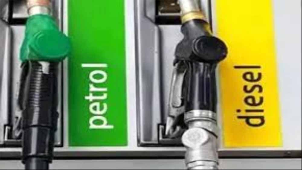 LPG के बाद अब पेट्रोल-डीजल पर क्या होगा असर? सरकार ने कीमतों पर दिया बड़ा अपडेट
