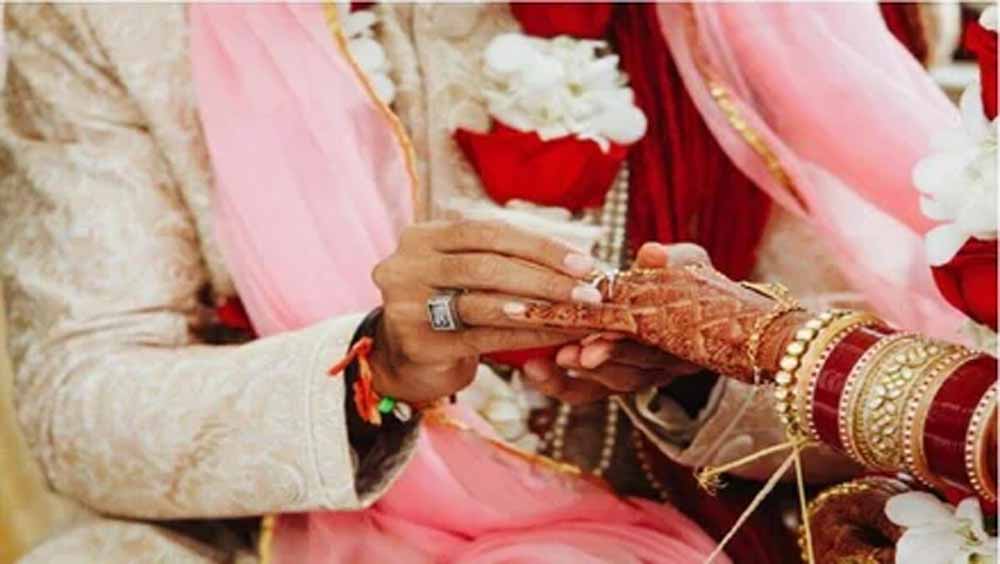 वृषभ, कर्क और कन्या राशि पर मेहरबान ब्रह्मांड—जल्द बन सकते हैं शादी के योग!