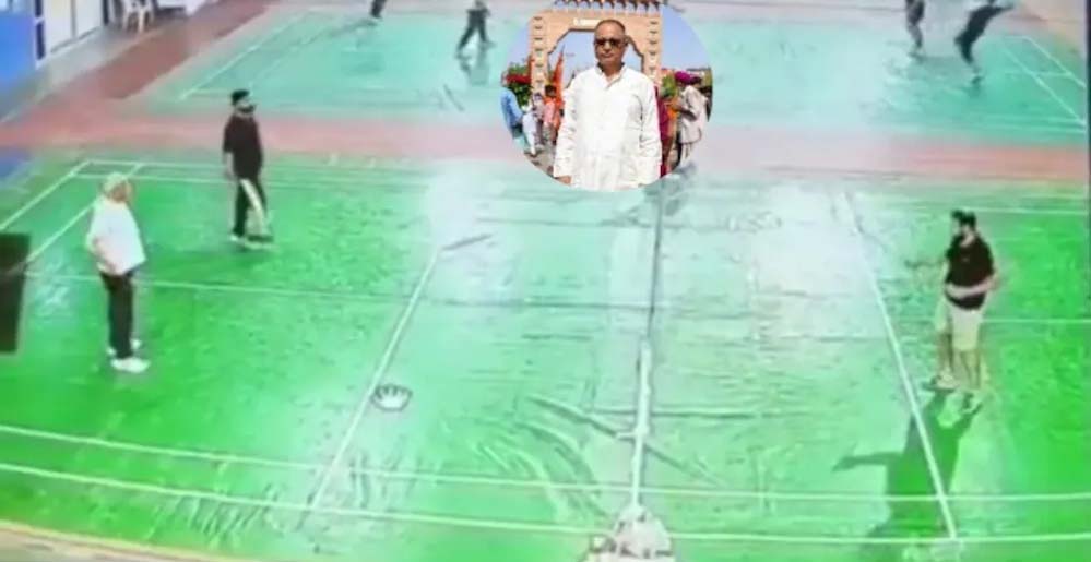महोबा: बैडमिंटन खेलते वक्त खिलाड़ी की मौत, 5 सेकंड में तोड़ा दम, घटना CCTV में कैद