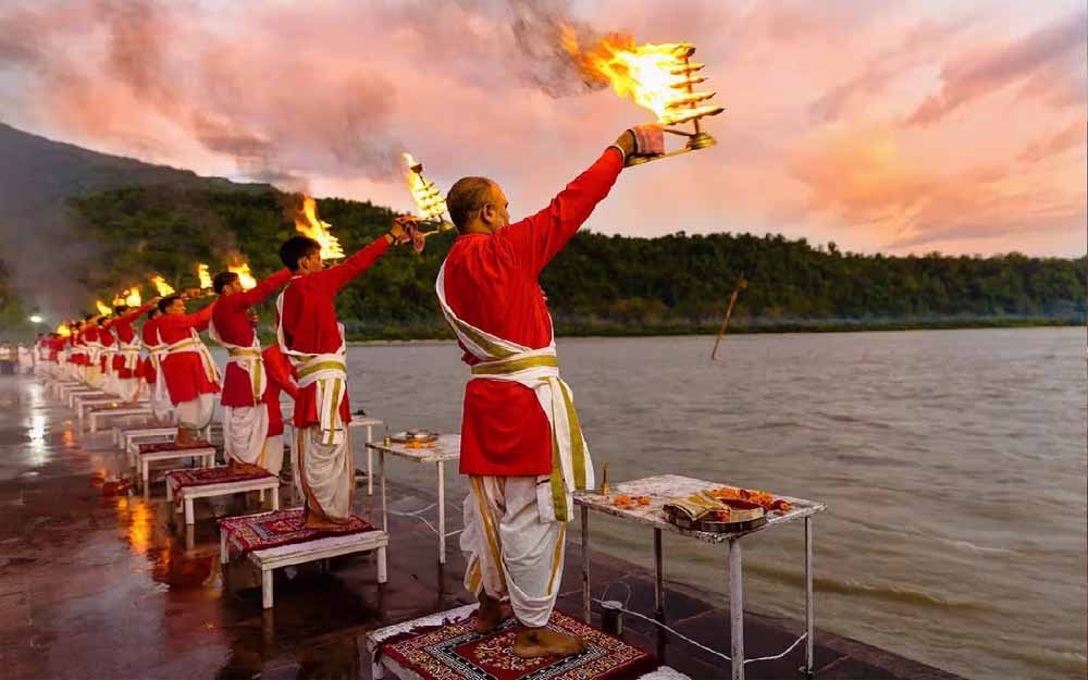 19 मार्च से गंगा घाट पर होगी भव्य आरती, श्रद्धालुओं के लिए बेहतर सुविधाएँ सुनिश्चित