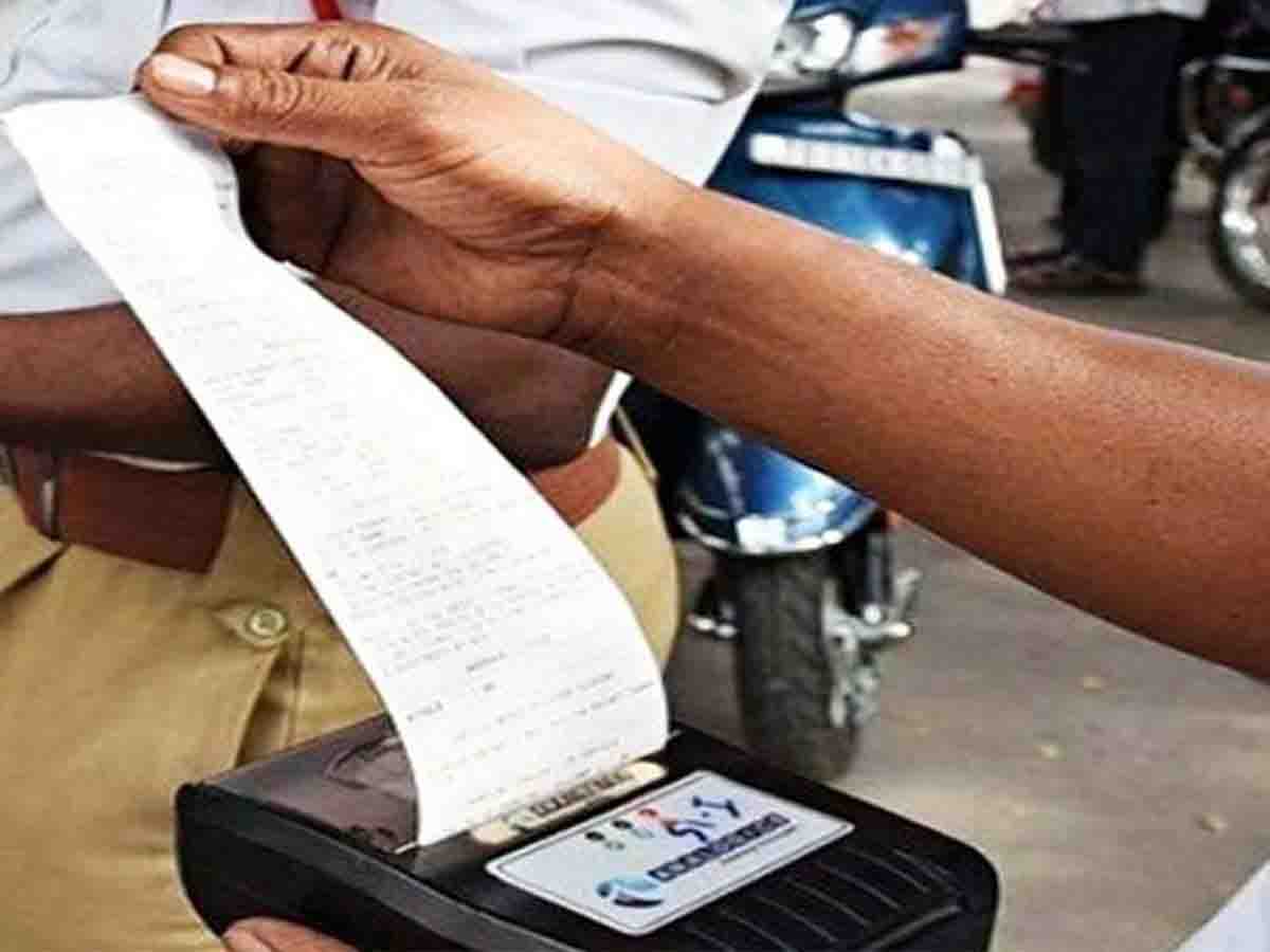 हैदराबाद: चालान से बचने के लिए फ्लिप नंबर प्लेट लगाने वाले BMW चालक पर केस