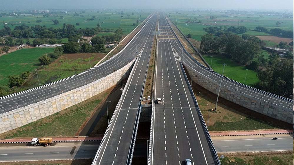 गंगा एक्सप्रेसवे पर 120 किमी/घंटा की रफ्तार से फर्राटा भर सकेंगे वाहन
