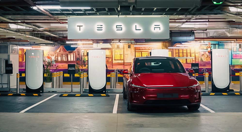 TESLA ने लगाया नया सुपरचार्जर, अब 15 मिनट में चार्ज होगी इलेक्ट्रिक कार