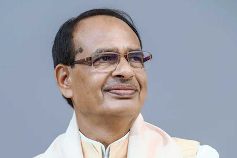 विदिशा से मोहभंग या नया सियासी गणित? शिवराज मामा की रायसेन में बढ़ती सक्रियता ने छेड़ी जन चर्चा