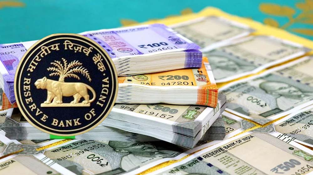 रुपये को संभालने के लिए RBI की तैयारी, बढ़ सकती हैं ब्याज दरें