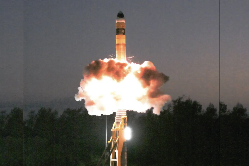 MIRV तकनीक से लैस अग्नि मिसाइल का सफल परीक्षण, अब एक साथ कई लक्ष्यों पर वार