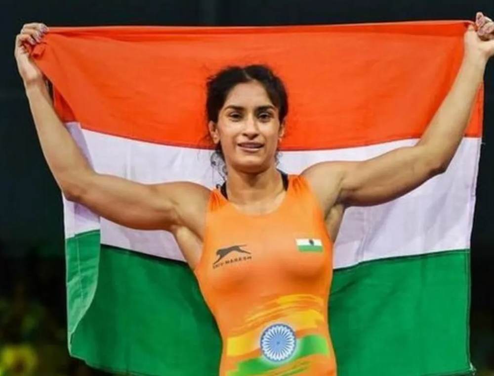 विनेश फोगाट पर WFI का बड़ा एक्शन, अनुशासनहीनता के आरोप में 26 जून तक अयोग्य घोषित