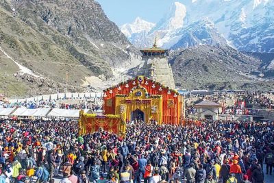 केदारनाथ में उमड़ा आस्था का सैलाब, 12 लाख श्रद्धालुओं ने किए बाबा केदार के दर्शन