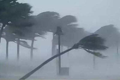 IMD का अलर्ट: 17 राज्यों में आंधी-बारिश का खतरा, 70 किमी/घंटा तक चलेंगी तेज हवाएं