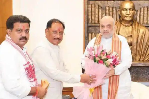 बस्तर में विकास और जनविश्वास का मजबूत हो रहा है आधार: केंद्रीय गृहमंत्री अमित शाह से मिले मुख्यमंत्री विष्णुदेव साय