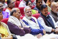 Modi Cabinet Reshuffle: जल्द हो सकता है बड़ा फेरबदल, TMC-शिवसेना के बागियों को मिल सकता है बड़ा इनाम!