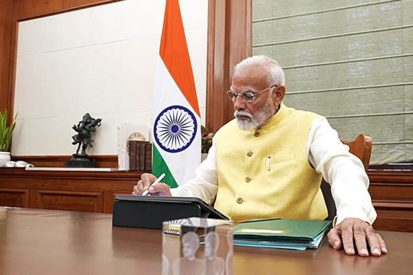 PM मोदी की कैबिनेट में हो सकता है बड़ा फेरबदल, कौन होगा बाहर और किन नए चेहरों को मिल सकता है मौका?
