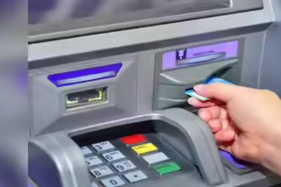 देश में कैश का रिकॉर्ड स्तर, फिर भी खाली पड़े ATM! आखिर क्यों गहराया नकदी संकट?