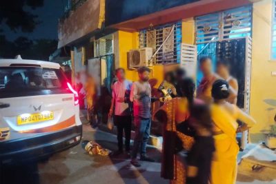 भोपाल के डायल-112 हीरोज घर की राह भटकी 03 वर्षीय मासूम को सुरक्षित परिजनों से मिलाया