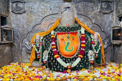 खजराना गणेश मंदिर में स्वर्णिम श्रृंगार, गणेशजी के साथ रिद्धि-सिद्धि भी पहनेंगी सोने के मुकुट