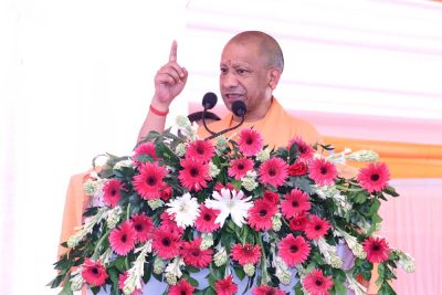 श्रद्धालुओं के स्वागत के लिए अयोध्या-लखनऊ मार्ग पर भव्य गेट कॉम्प्लेक्स तैयार