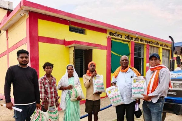 खाद, बीज और उर्वरकों की समय पर उपलब्धता से किसानों में उत्साह