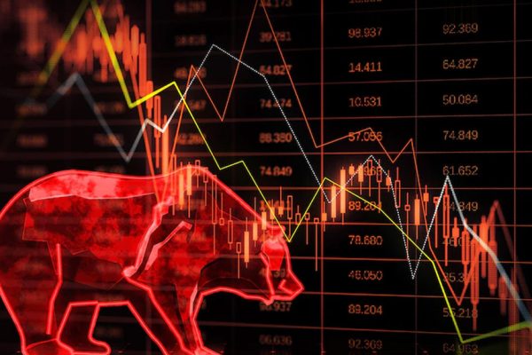 शेयर बाजार में भारी उतार-चढ़ाव: 500 अंक लुढ़का सेंसेक्स, बाद में हुई जोरदार रिकवरी