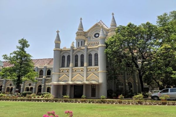 सरकारी संपत्ति की सुरक्षा में लापरवाही पर हाईकोर्ट सख्त, जिम्मेदार अधिकारियों पर कार्रवाई के निर्देश