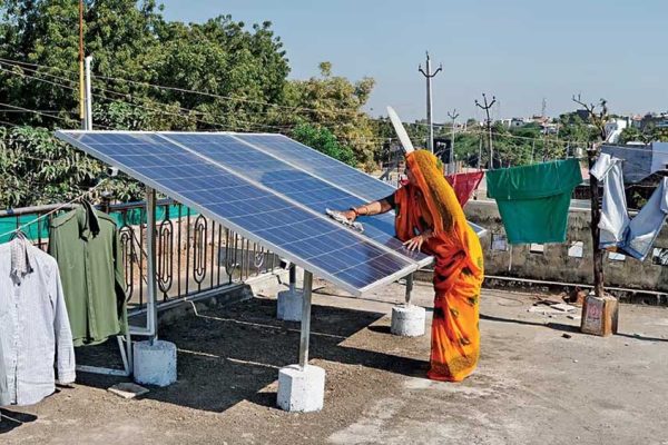 पीएम सूर्य घर योजना में 1.33 लाख से ज्यादा सौर संयंत्र स्थापित : ऊर्जा मंत्री  तोमर