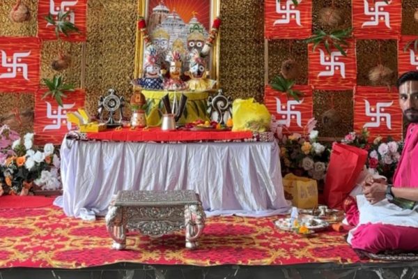 ए.टी. पैलेस में भगवान जगन्नाथ, बलभद्र एवं माता सुभद्रा की भव्य स्थापना, वैदिक मंत्रोच्चार के बीच सम्पन्न हुआ पूजन