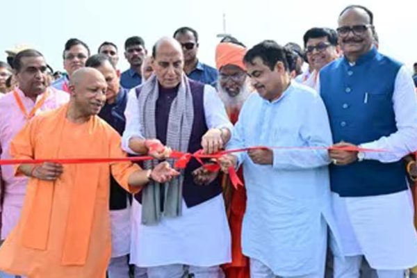 लखनऊ-कानपुर एक्सप्रेसवे का उद्घाटन, अब 40 मिनट में पूरा होगा सफर