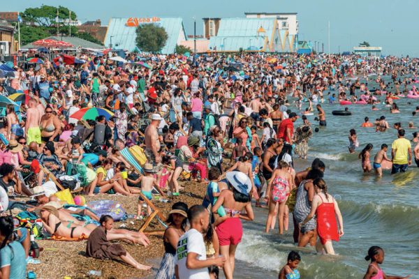 Heatwave in UK: दो महीने में 2700 मौतें, हीटवेव ने बढ़ाई चिंता, यूरोप में सऊदी जैसी गर्मी के हालात