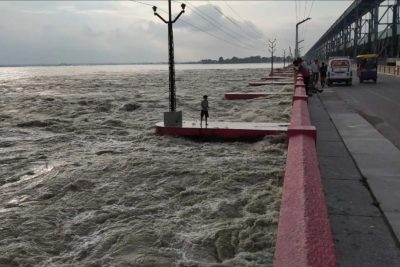 कोसी नदी में बढ़ा जलस्तर, बराज के 26 फाटक खोलकर छोड़ा गया पानी