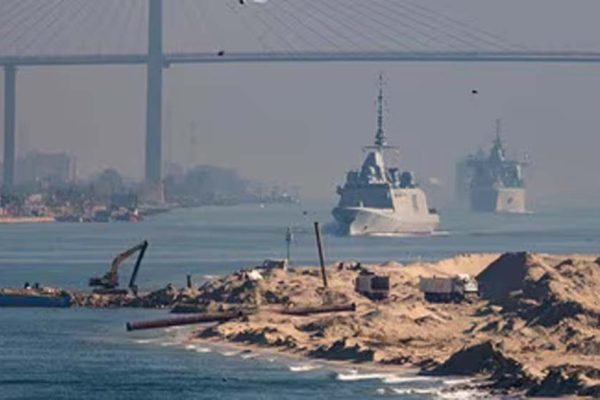 लाल सागर में फिर तनाव: यमन तट के पास मालवाहक जहाज पर अज्ञात हमलावरों का हमला