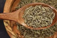 FSSAI की छापेमारी में पकड़ी गई केमिकल वाली सौंफ, ऐसे करें पहचान