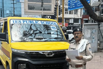 भोपाल में स्कूल बसों पर ट्रैफिक पुलिस की सख्ती, 600 से ज्यादा बसों की जांच में 40 पर कार्रवाई