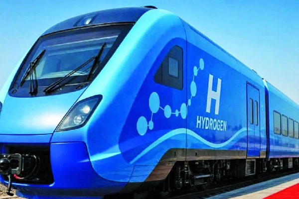 1200KM दौड़ी हाइड्रोजन ट्रेन! 3200 लीटर डीजल की बचत, अब दिल्ली तक दौड़ाने की तैयारी