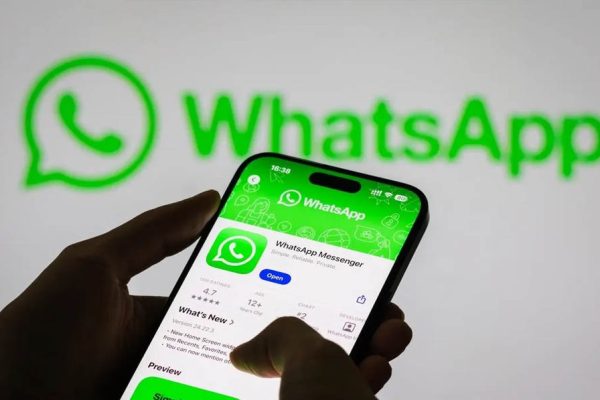 WhatsApp यूज़र्स का इंतज़ार खत्म हो गया है; टैबलेट्स के लिए एक नया स्पेशल मोड आ रहा है जो चैटिंग के अनुभव को बदल देगा।