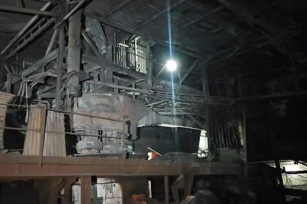 उरला की फैक्ट्री दुर्घटना के बाद सख्त कार्रवाई, मृतक श्रमिकों के कंपनी प्रबंधन द्वारा परिजनों को 30-30 लाख रुपये का मुआवजा देने पर सहमति