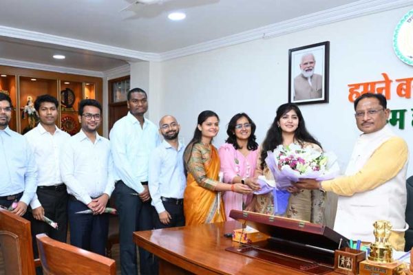 पूरी निष्ठा और सेवा भाव से करें जनसेवा, विकसित छत्तीसगढ़ के निर्माण में निभाएं महत्वपूर्ण भूमिका : मुख्यमंत्री  विष्णु देव साय