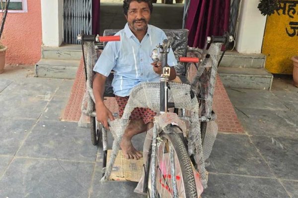 24 घंटे में मिली ट्राइसाइकिल, मुख्यमंत्री विष्णुदेव साय की संवेदनशील पहल से दिव्यांग गणेश राम यादव के जीवन को मिली नई रफ्तार
