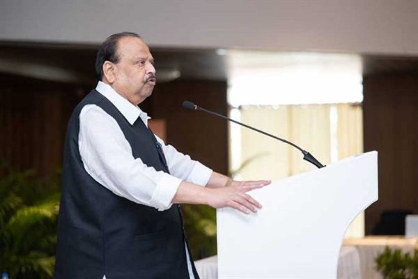 जैन दर्शन वैश्विक है, जो समाज को शांति प्रिय बना सकता है : मंत्री  काश्यप