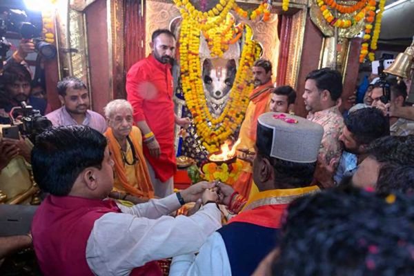 मुख्यमंत्री डॉ. यादव ने खेड़ापति हनुमान मंदिर में की पूजा अर्चना
