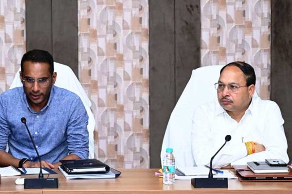 लोक निर्माण विभाग के सचिव ने विद्युत एवं यांत्रिकी कार्यों की समीक्षा की
