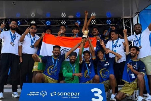 सपनों की उड़ान: धमतरी के सत्यांशु ने स्वीडन में लहराया तिरंगा