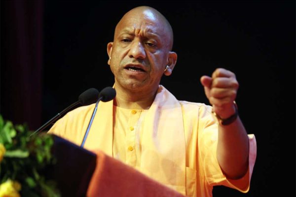 ग्राम सचिवालय में 1 जुलाई से बैठेंगे लेखपाल, अब ग्रामीणों को नहीं लगाने पड़ेंगे तहसील के चक्कर