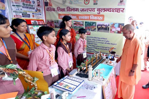 बेटी और व्यापारी की सुरक्षा से खिलवाड़ करने वालों की जगह है जेल या जहन्नुम में – सीएम योगी